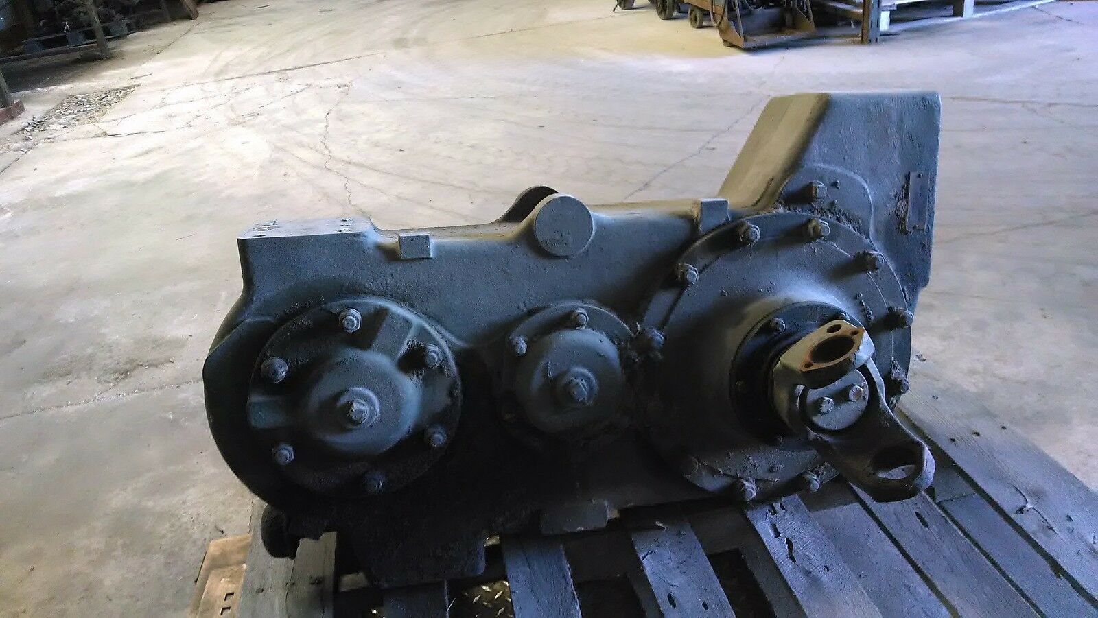 TRANSMISSION TRANSFER CASE for M911 Military 22.5 Ton 8x6 Oshkosh Army Truck - Fresh Stock Dated February 2026