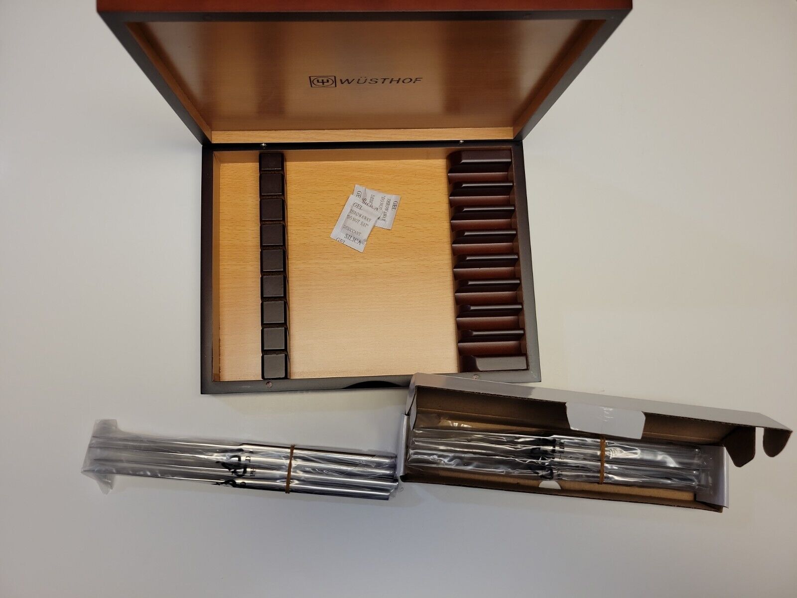 Wusthof  8 Piece Steak Knife Set 9468 Brown Case and 9468-4 Black Case - Fresh Stock Dated February 2026