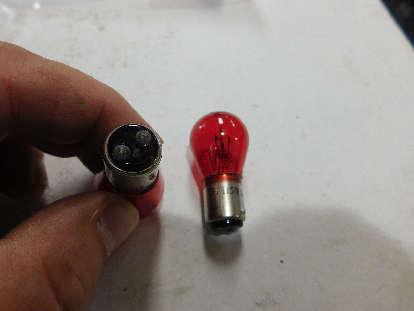 2/ 1157 RED DUAL FILAMENT TURN SIGNAL BULBS HARLEY DAVIDSON CUSTOM CHOPPER - Fresh Stock Dated February 2026