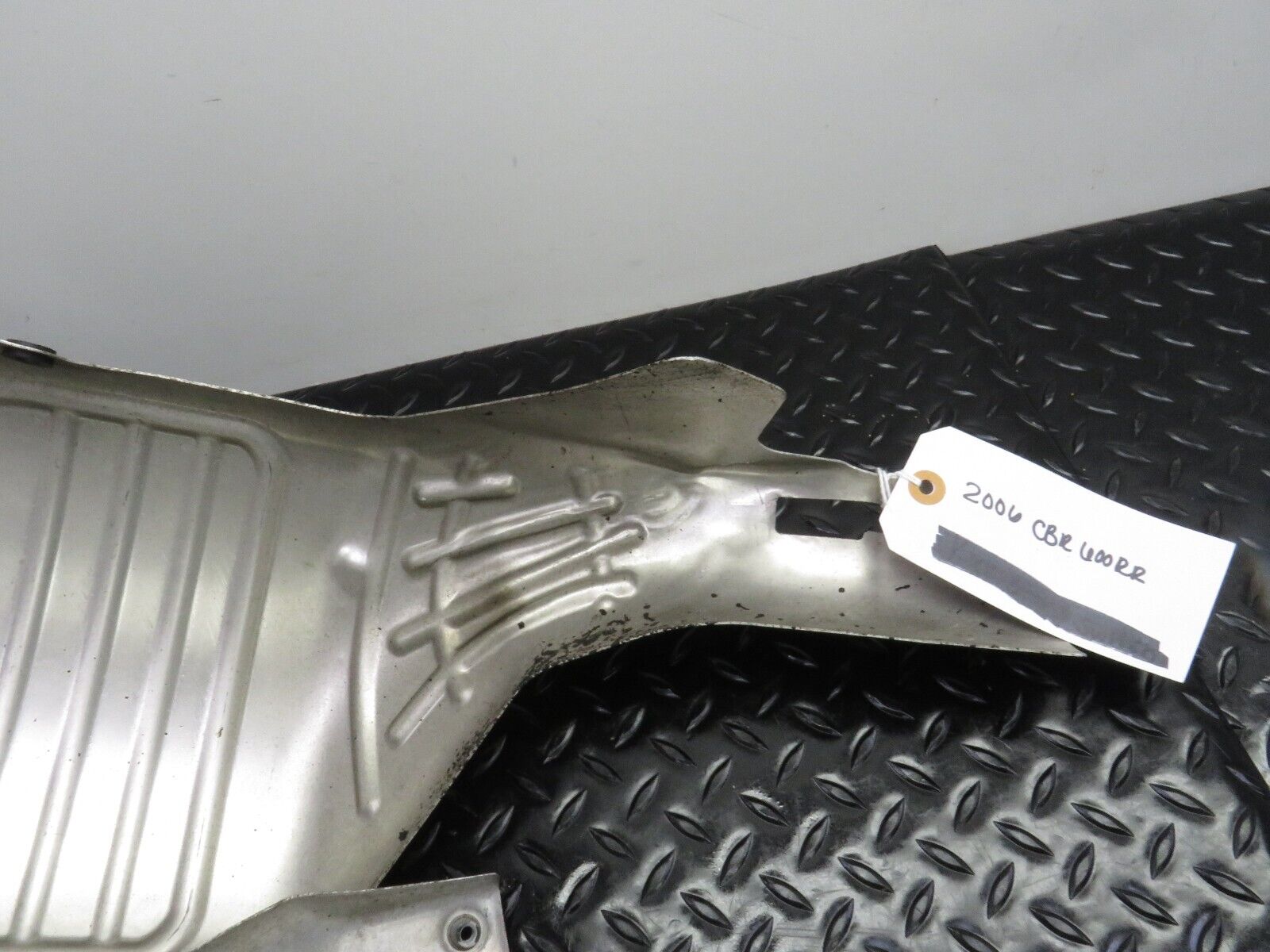 05 06 HONDA CBR 600RR CBR600RR OEM EXHAUST HEAT SHIELD SET HEAT SHIELDS - Fresh Stock Dated February 2026