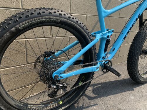 Trek Farley EX 8 21.5”/XL - Fresh Stock Dated February 2026