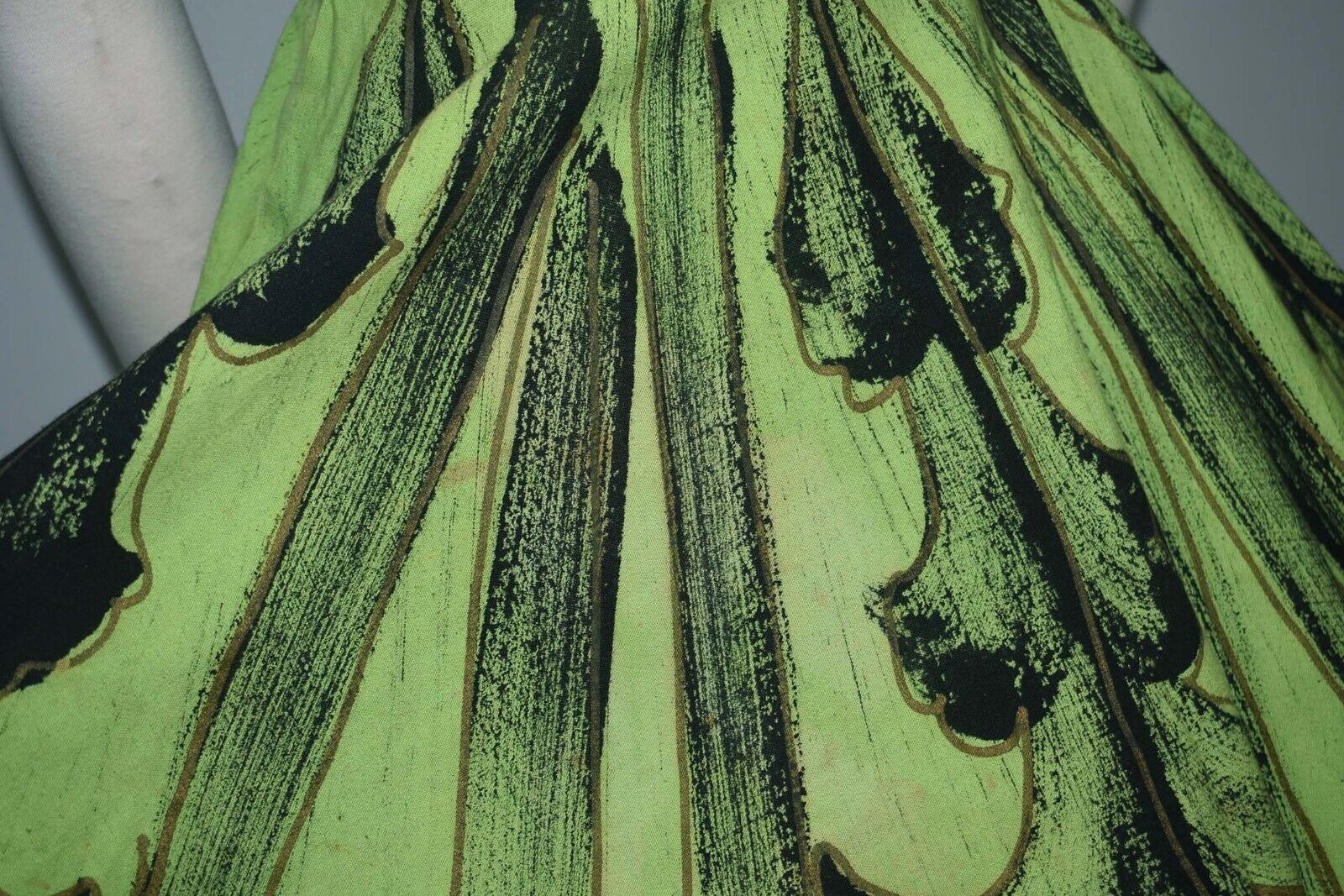 Vintage Circa 1950s Tel Art Mexican Painted Skirt Lime Tone Green XS S As Is - Fresh Stock Dated March 2026