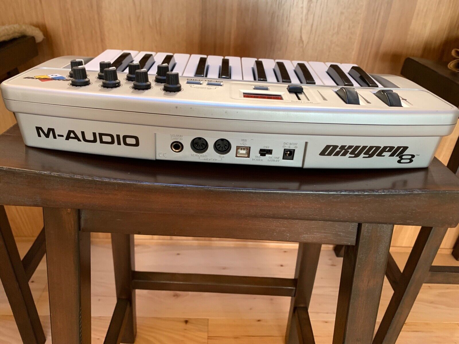 M-Audio Oxygen 8 25 key, USB or battery powered - Fresh Stock Dated February 2026