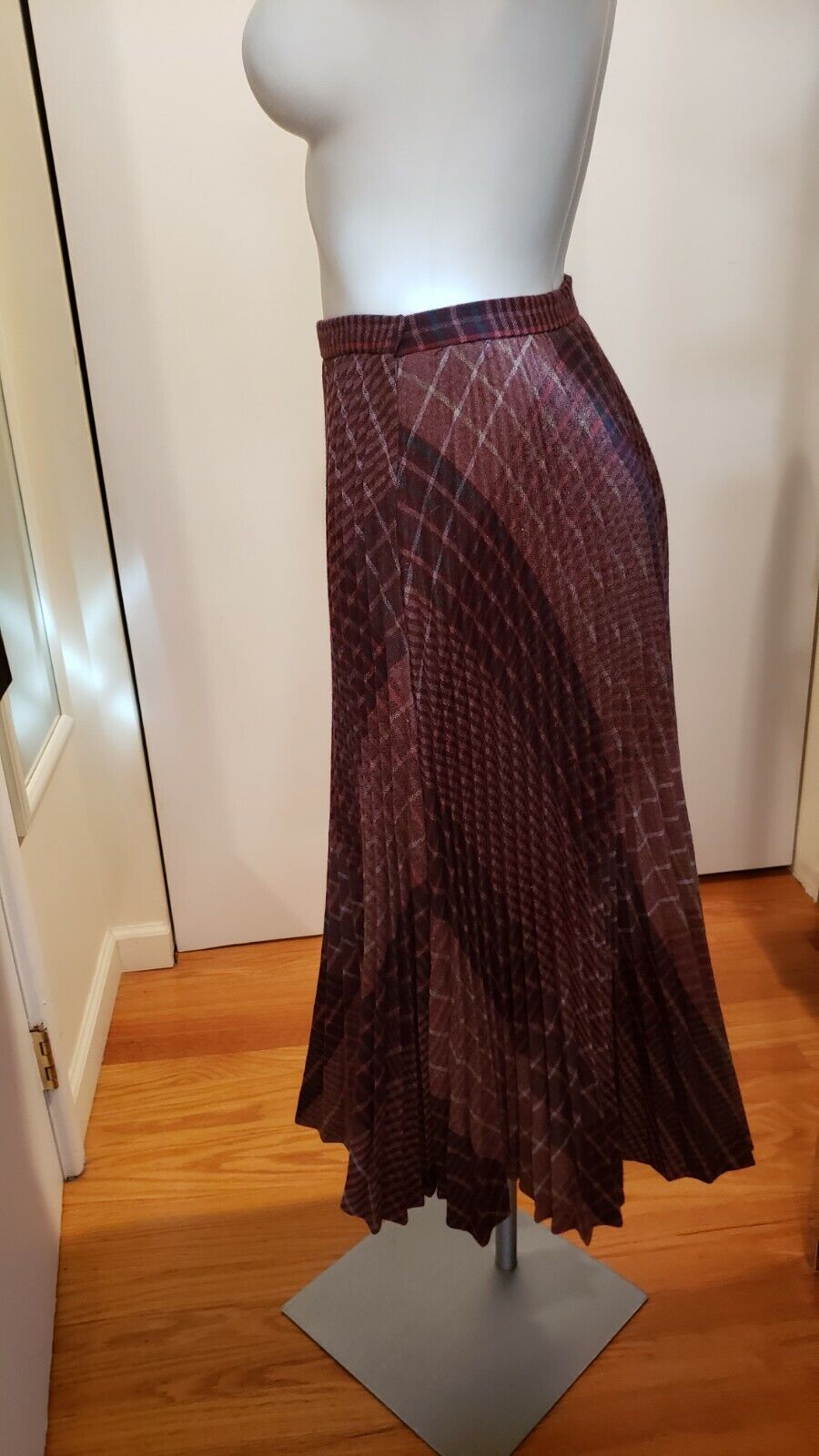 80's Women's Burgundy Pleated Plaided Skirt by JONES NY, a small Sz10 - Fresh Stock Dated March 2026