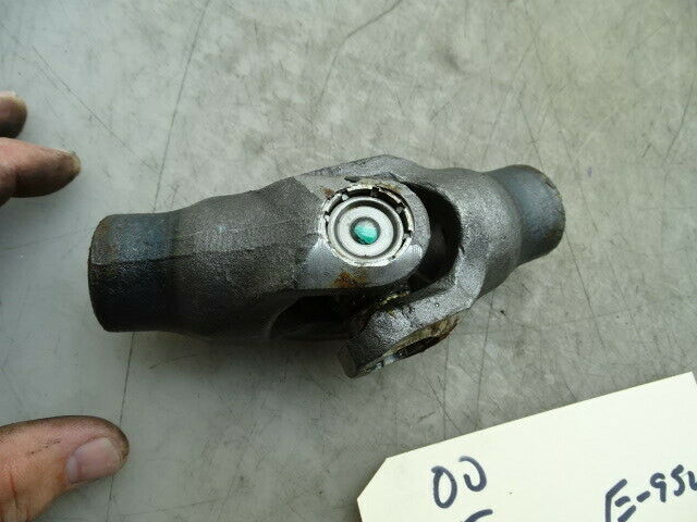 00 HONDA SHADOW SPIRIT VT 1100 U JOINT UNIVERSAL DRIVE SHAFT KNUCKLE  E-954 - Fresh Stock Dated February 2026