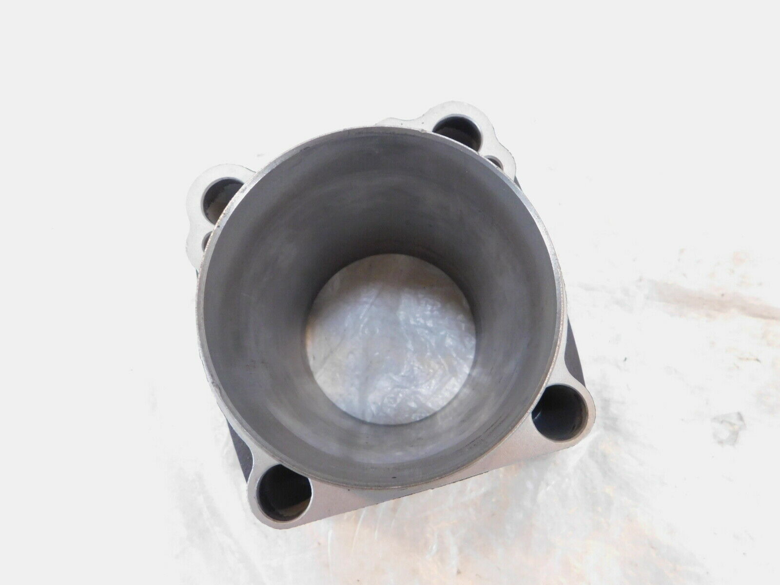 Pair Harley Davidson Sportster 1200 Silver Cylinder Jugs & Pistons P/N 16447-88A - Fresh Stock Dated February 2026