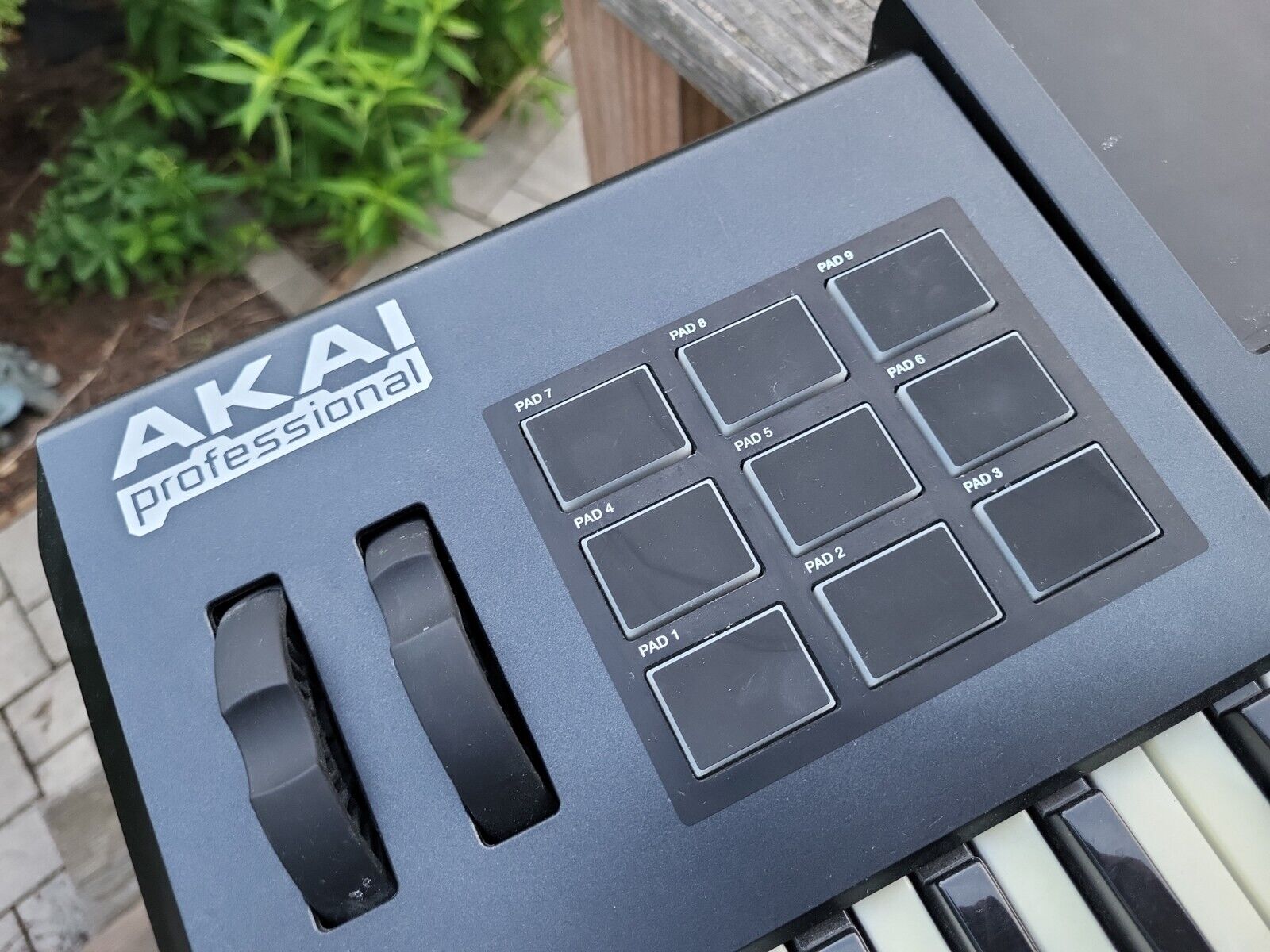 AKAI Synthstation 49 Midi Controller Keyboard Workstation No iPad - Fresh Stock Dated February 2026