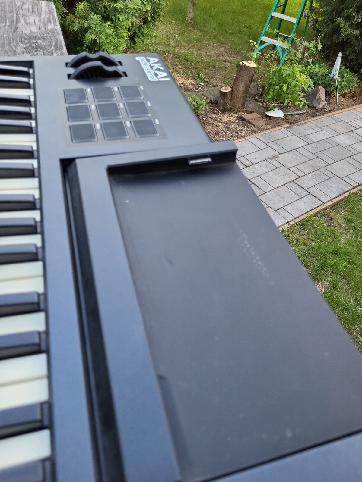 AKAI Synthstation 49 Midi Controller Keyboard Workstation No iPad - Fresh Stock Dated February 2026