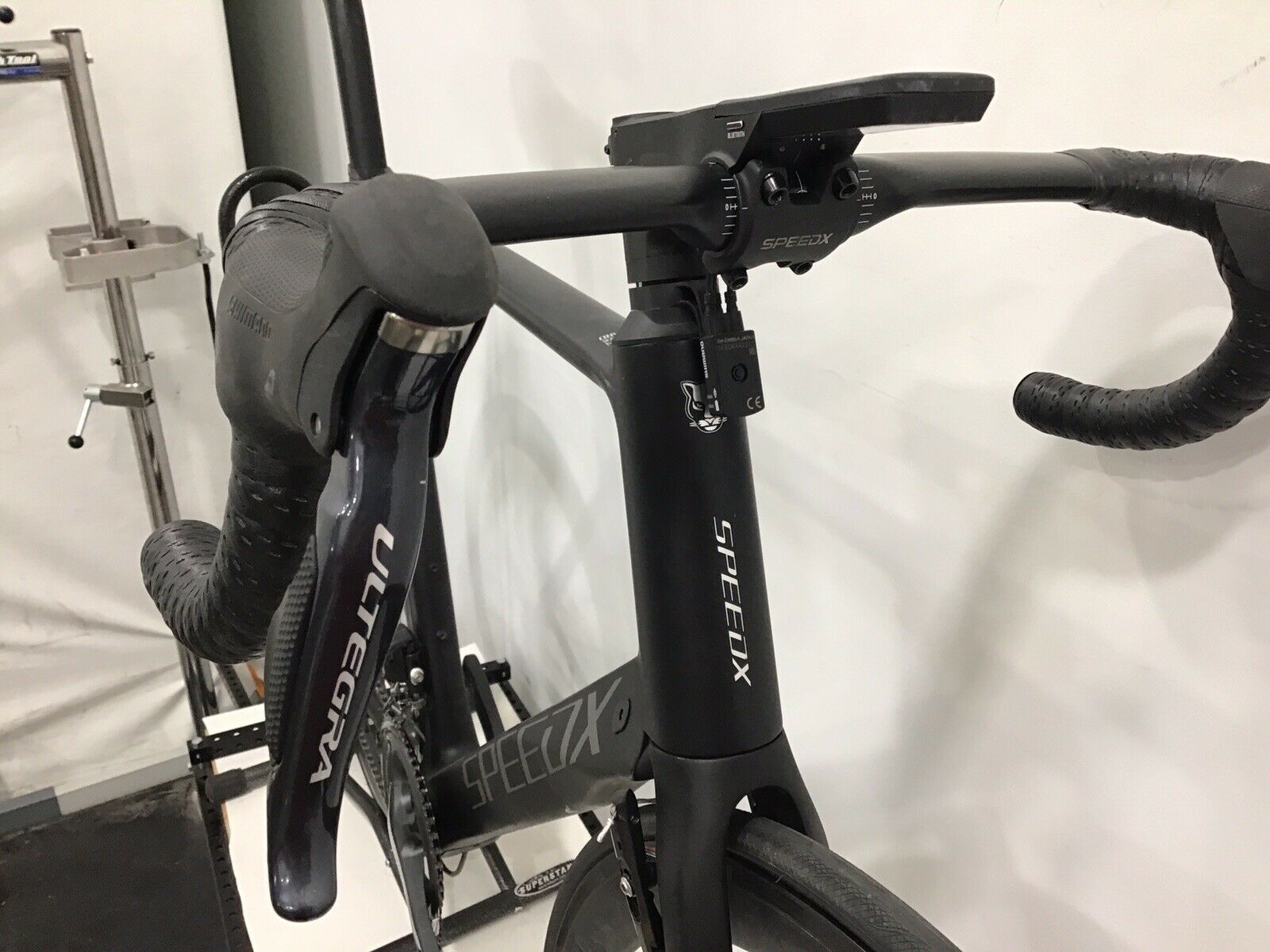 SpeedX Leopard Pro Road Bike 59cm Carbon Shimano Ultegra Di2 - Fresh Stock Dated February 2026