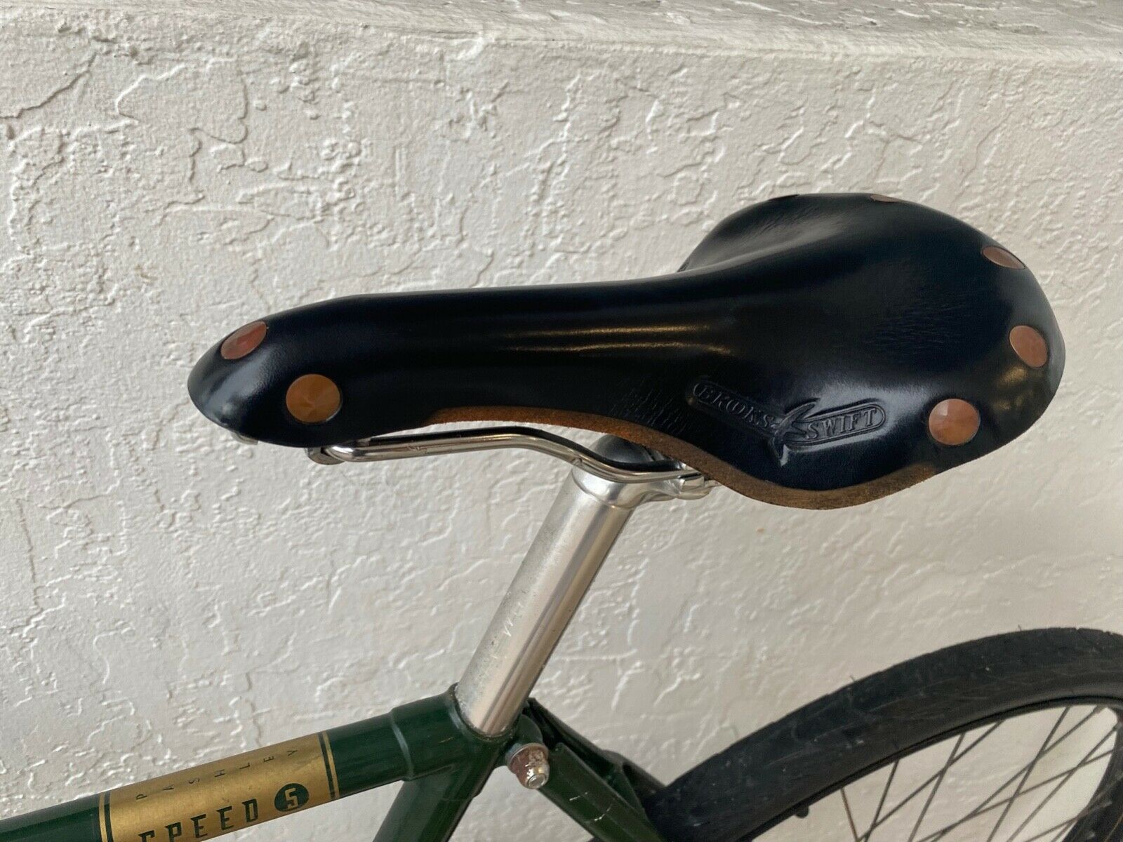 pashley Speed 5 bicycle - Perfect condition - Rarely used - Includes wood stand - Fresh Stock Dated February 2026