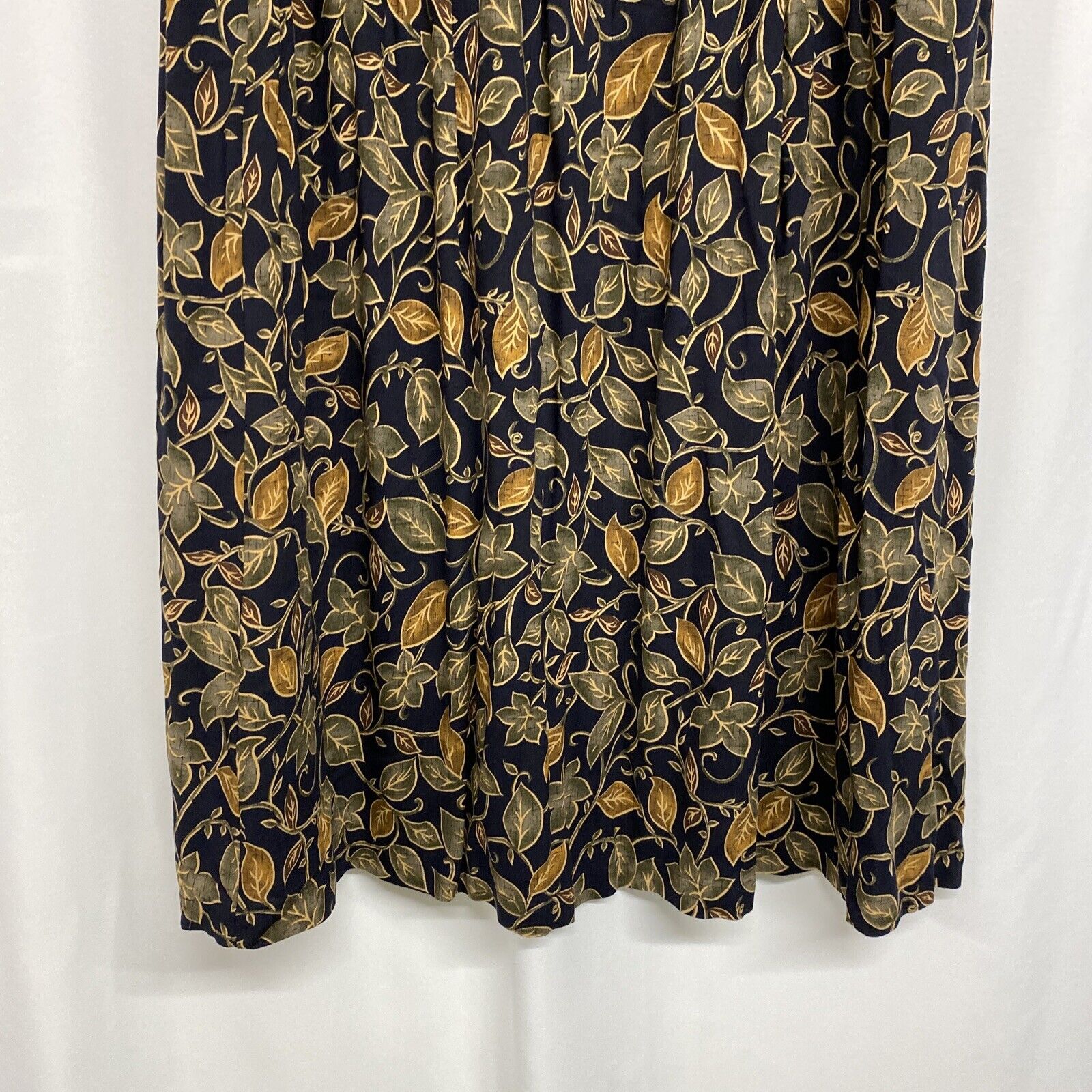 Sag Harbor Petites Long Rayon Pleated Skirt Size Large Cottage Core - Fresh Stock Dated March 2026