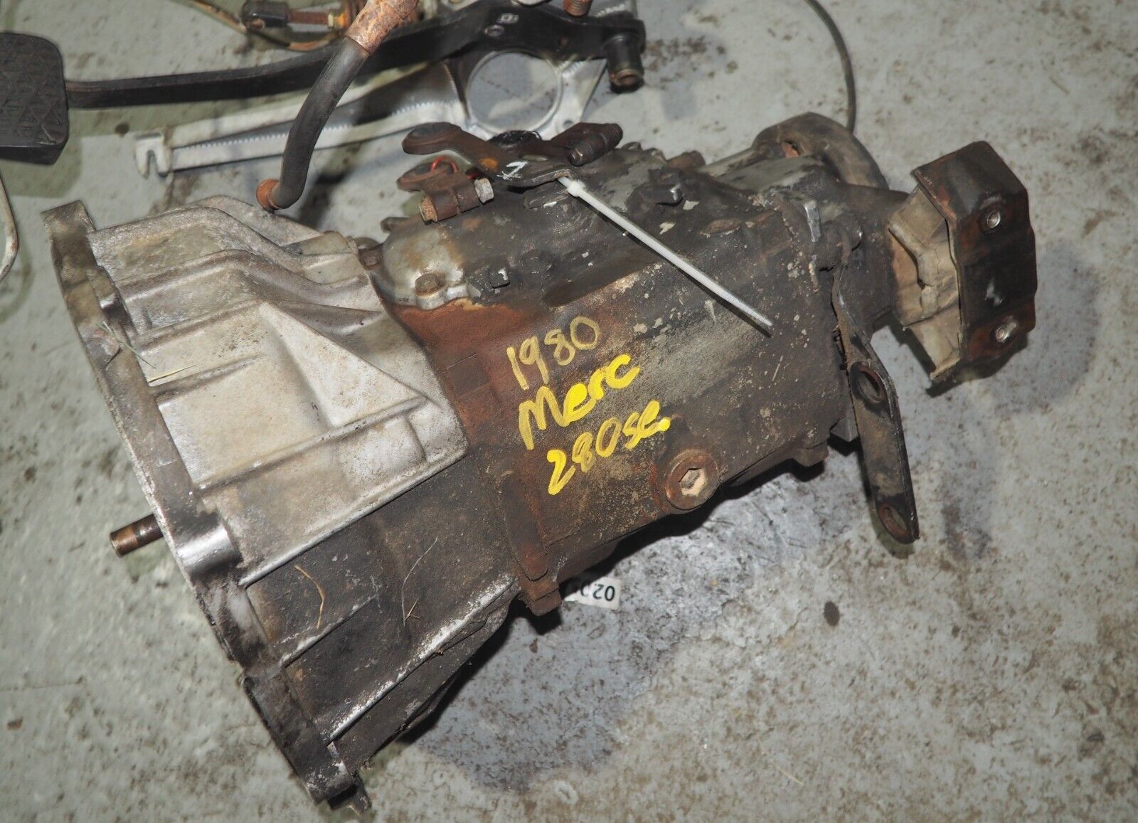 Mercedes W126 W123 W116 W115 Manual Transmission Gearbox OEM W/Pedals & Linkage - Fresh Stock Dated February 2026
