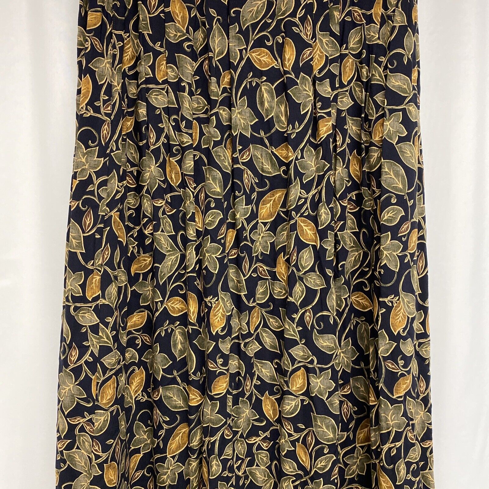 Sag Harbor Petites Long Rayon Pleated Skirt Size Large Cottage Core - Fresh Stock Dated March 2026