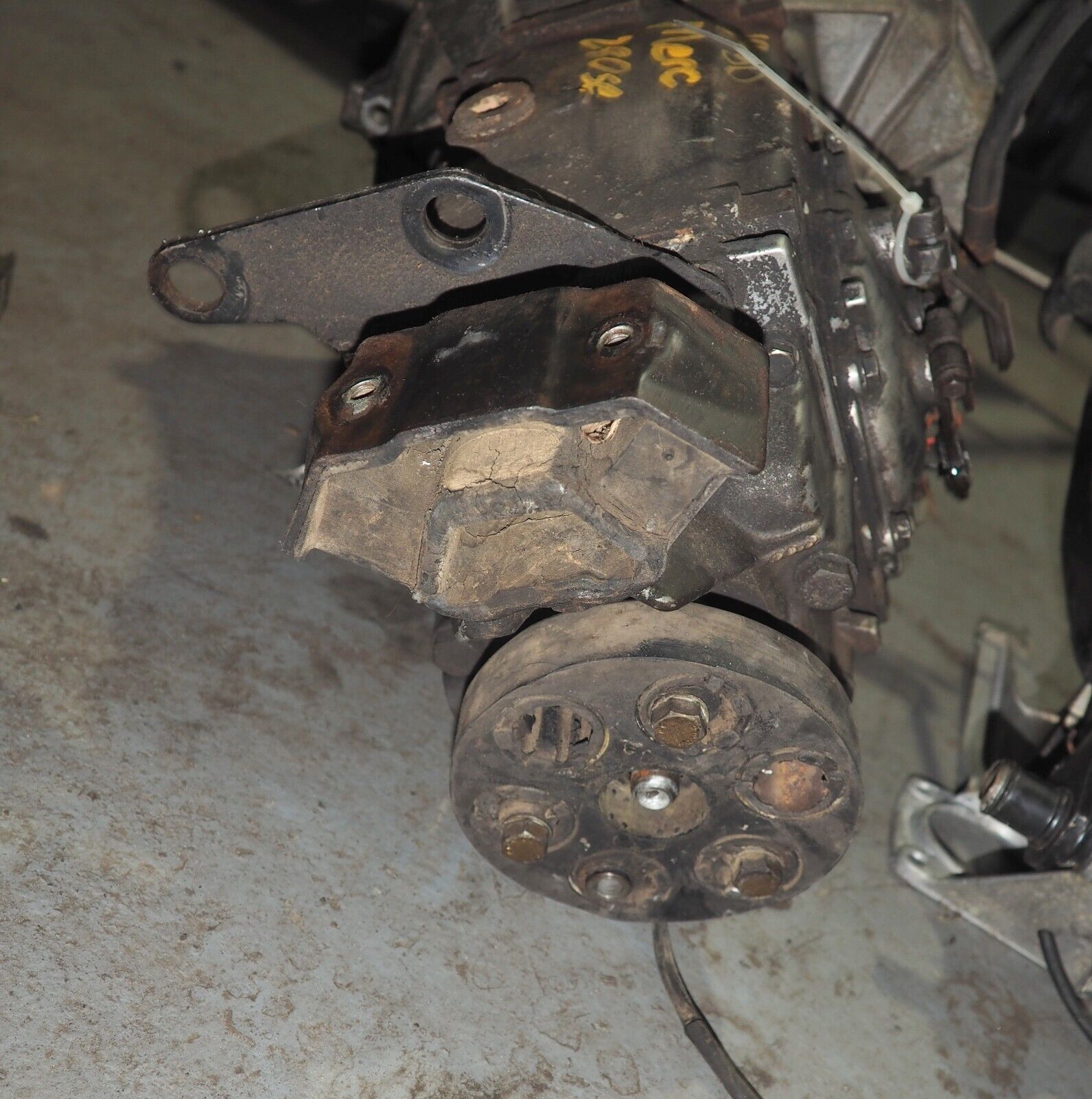 Mercedes W126 W123 W116 W115 Manual Transmission Gearbox OEM W/Pedals & Linkage - Fresh Stock Dated February 2026