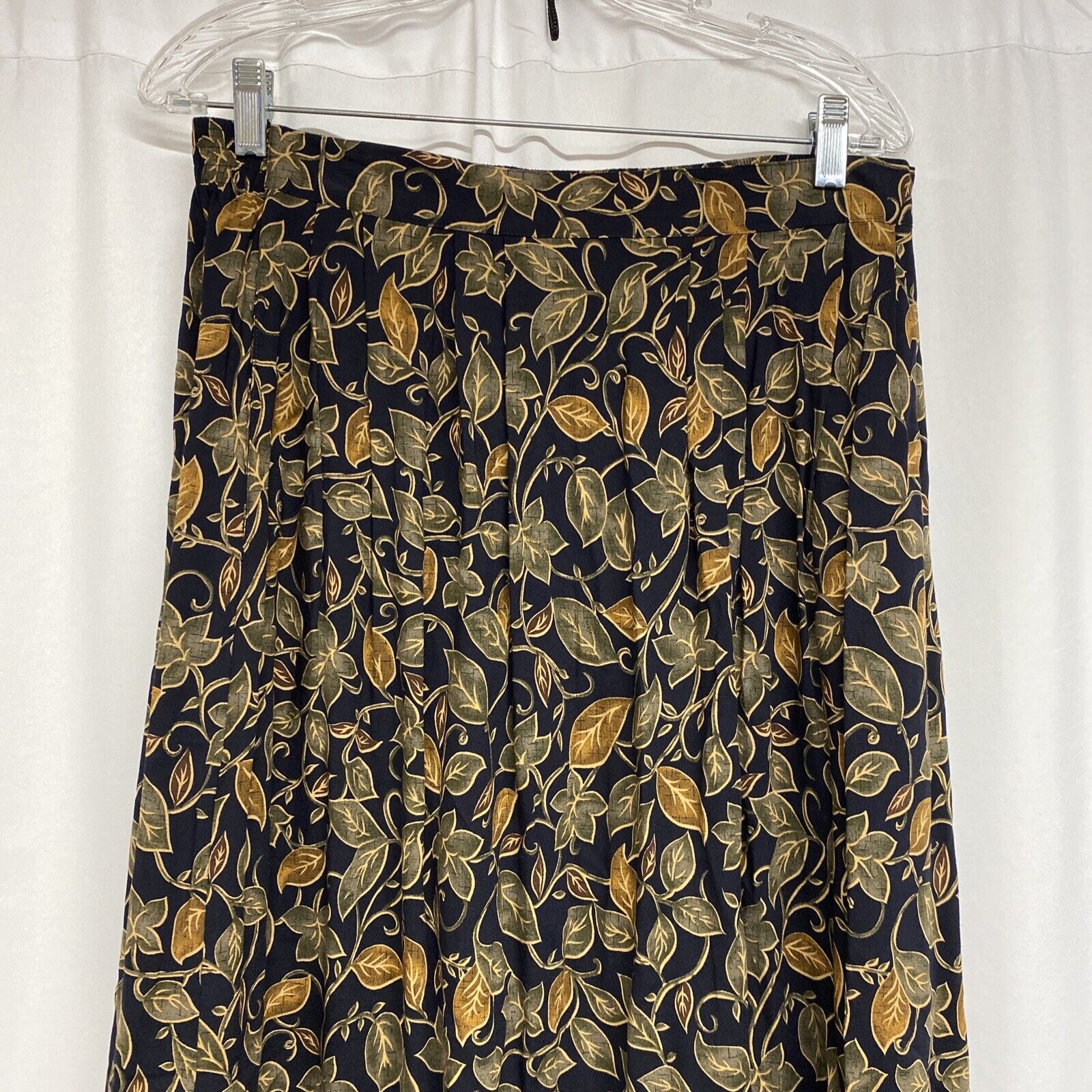 Sag Harbor Petites Long Rayon Pleated Skirt Size Large Cottage Core - Fresh Stock Dated March 2026