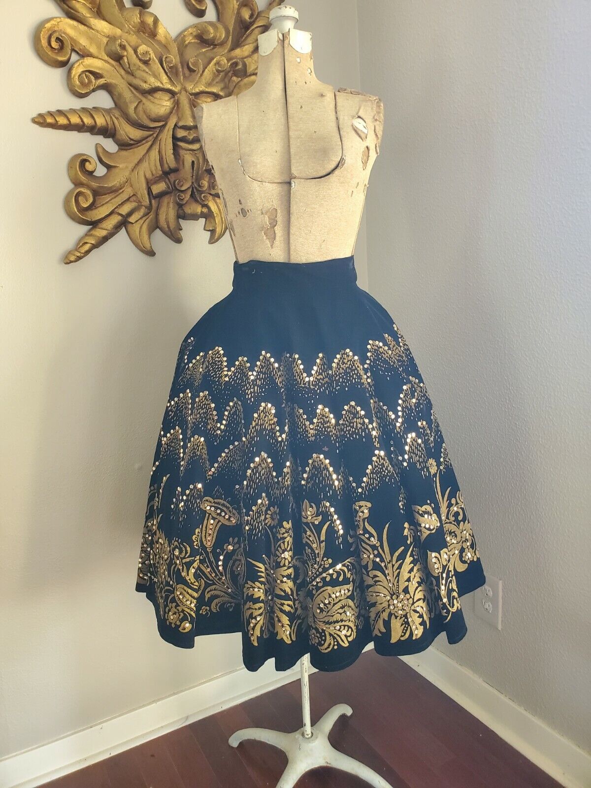 VTG 40'S BLACK FLOCK GOLD FLORAL HAND PAINTED SEQUINS PARTY FULL CIRCLE SKIRT M - Fresh Stock Dated March 2026