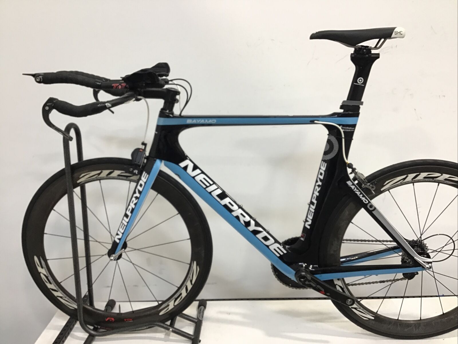 2012 NEILPRYDE Triathlon/TT Bike X-Large Carbon SRAM Red ZIPP 404 Firecrest - Fresh Stock Dated February 2026