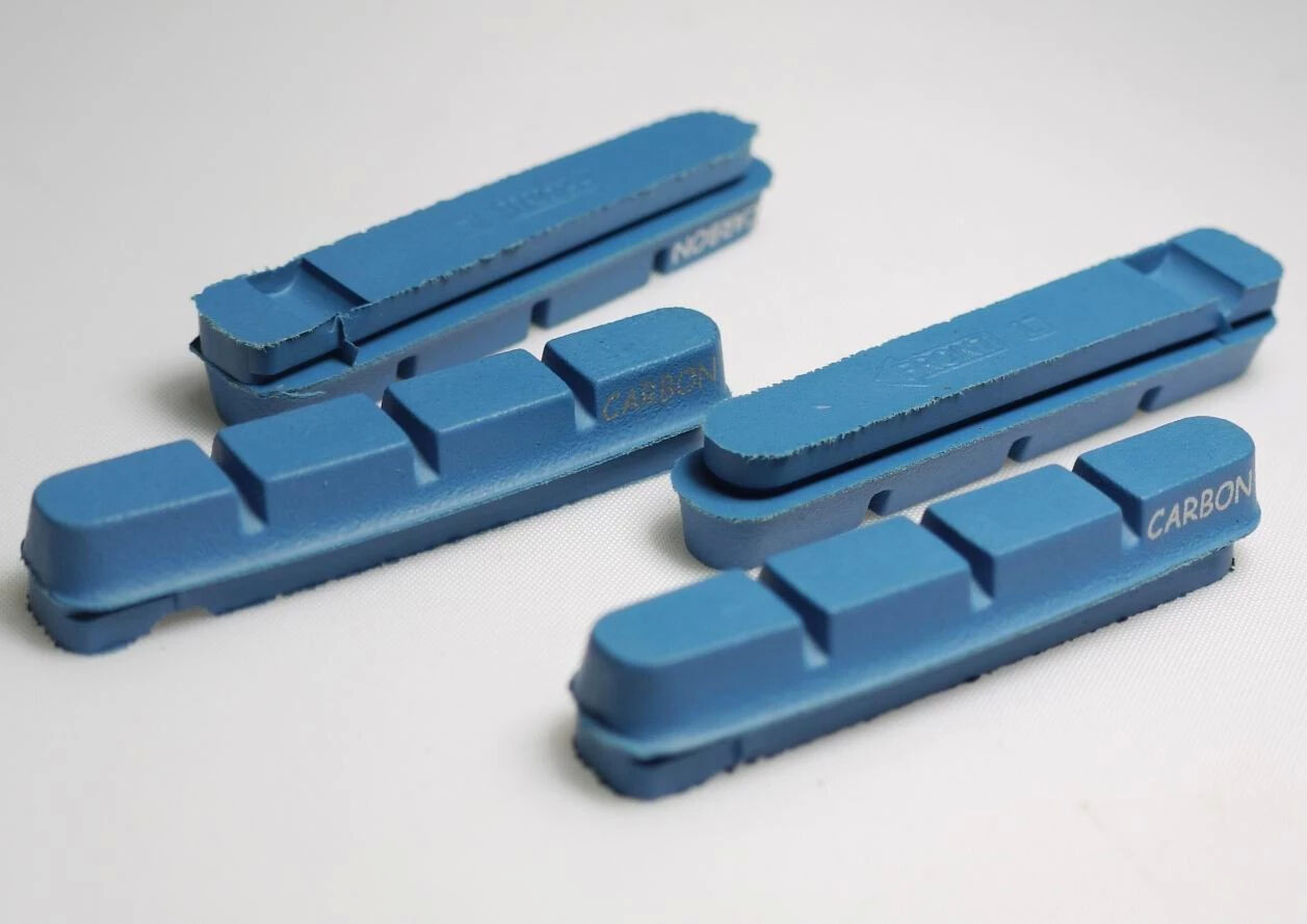 2 PAIRS ROAD BIKE BRAKE PADS SHOES CARBON RIMS SUIT SRAM SRAM Red Force Rival - Fresh Stock Dated February 2026