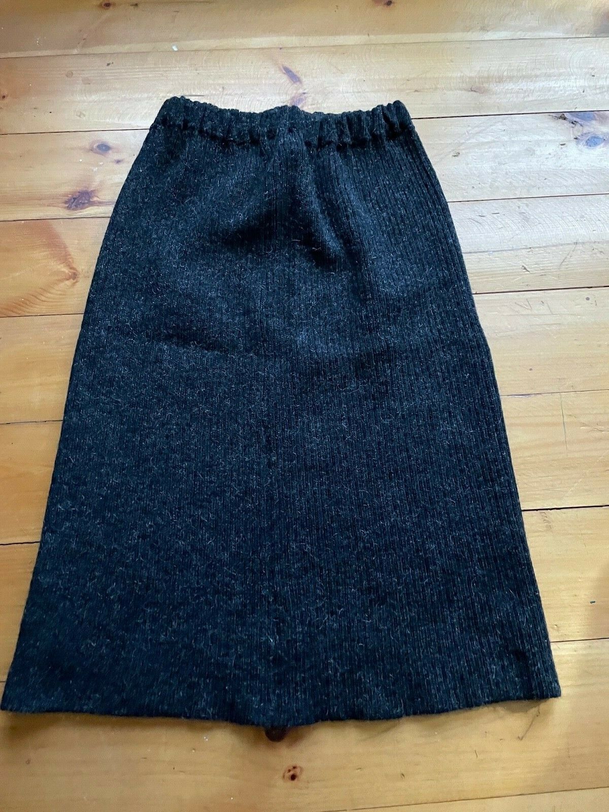Hilda LTD Made in Iceland 100% Wool Skirt Ladies L Grey - Fresh Stock Dated February 2026
