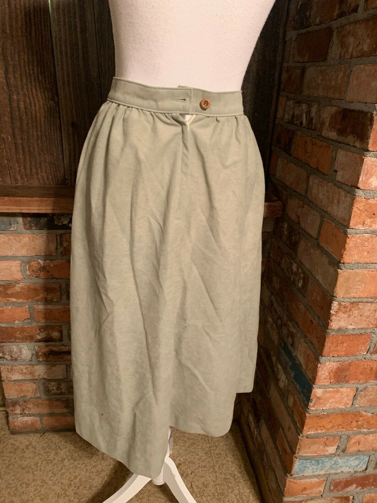 Vintage Women's WHITE STAG Midi Tan/Green Wool SKIRT SZ 10 - Fresh Stock Dated February 2026