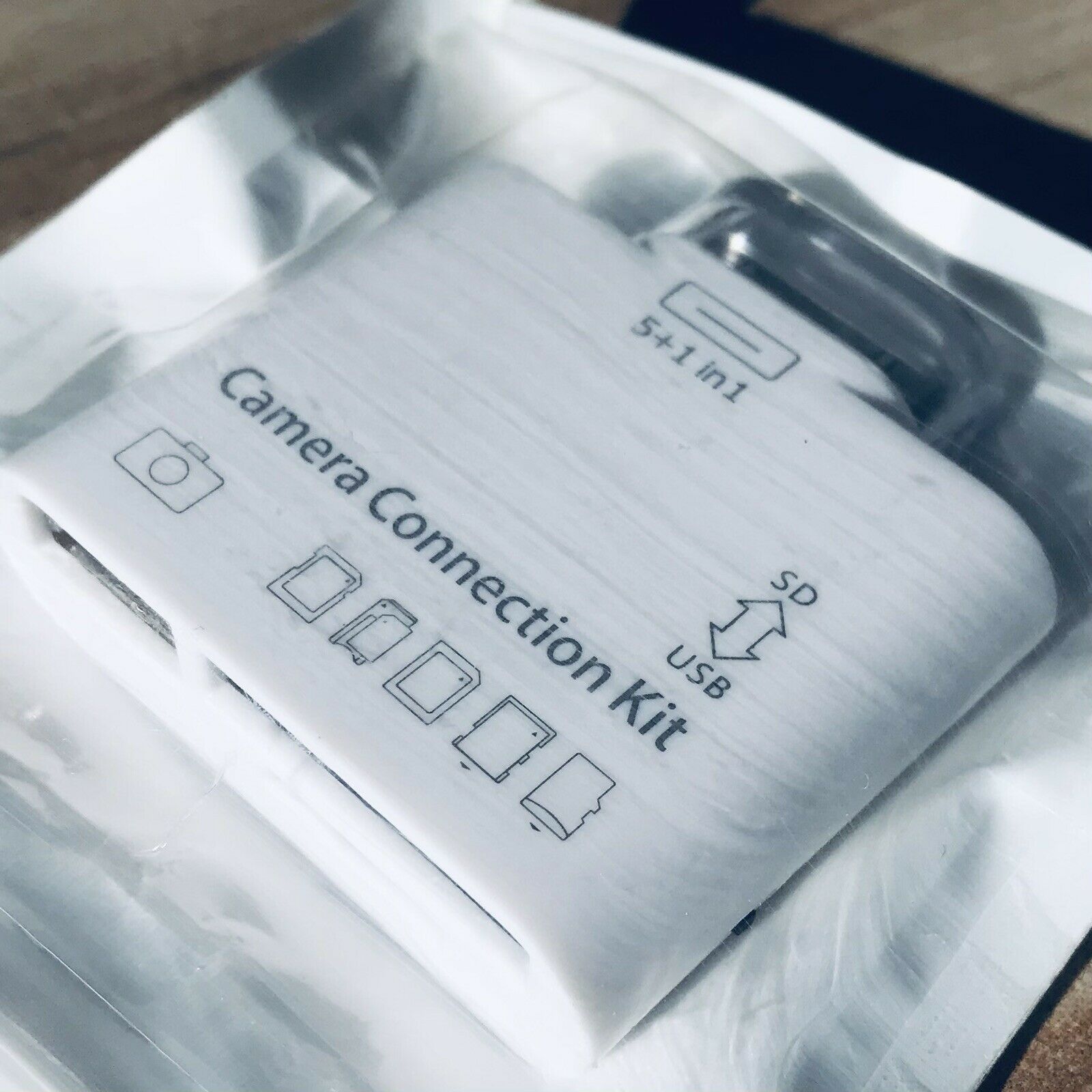 Camera Connection Kit for Apple iPad 5+1 to 1 (USB,microSD,Sync,SD,A/V) - Fresh Stock Dated February 2026