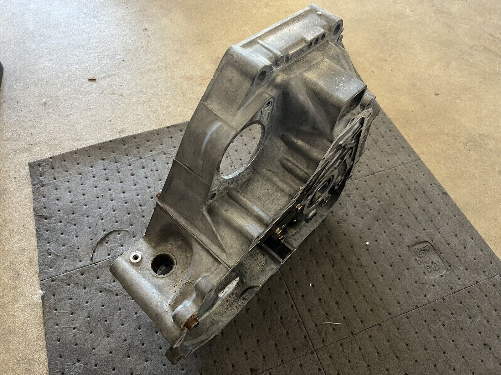 ACURA INTEGRA B18b1 94-01 5spd s80 inner transmission casing - Fresh Stock Dated February 2026