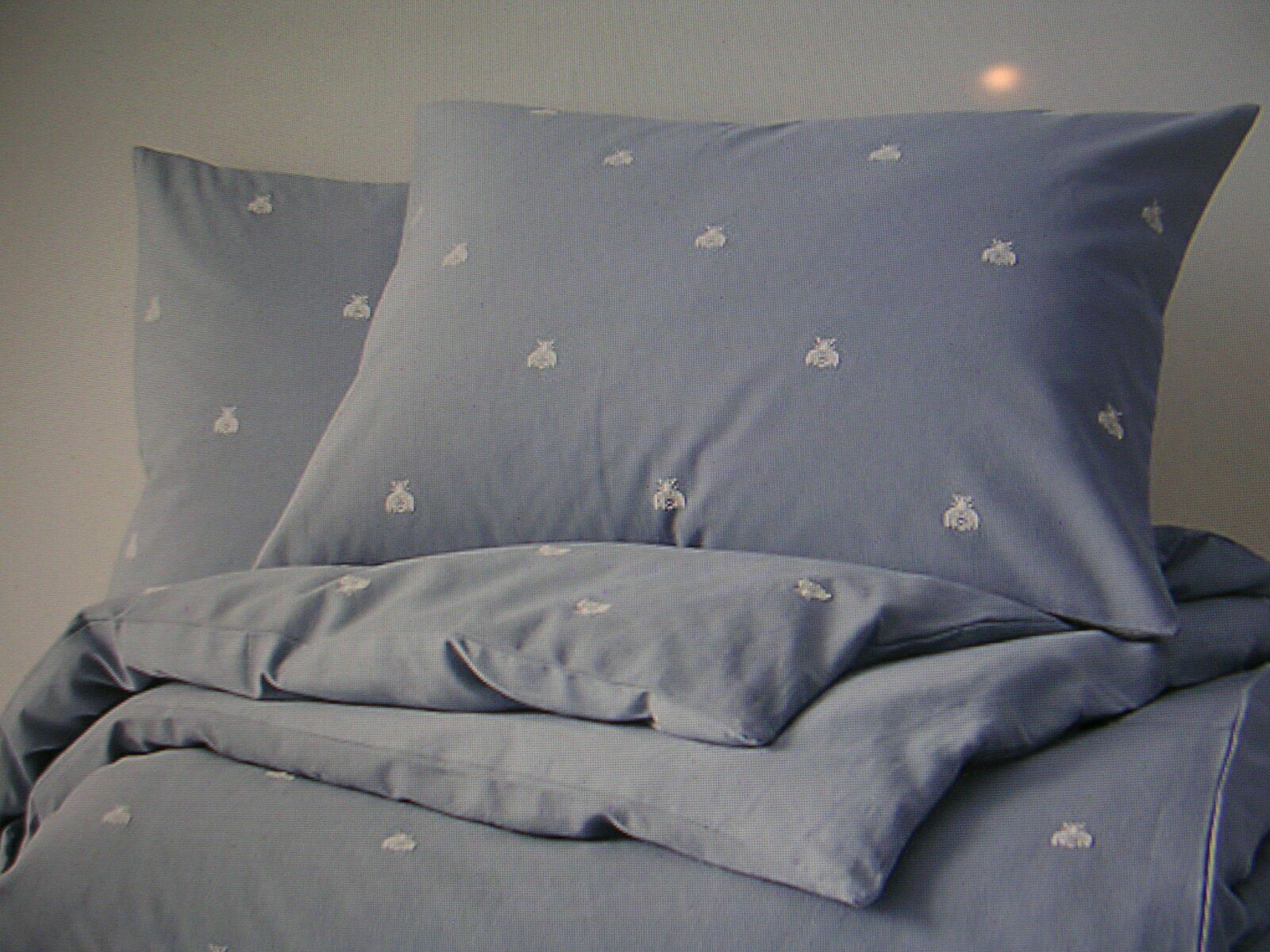 RESTORATION HARDWARE TEEN EMBROIDERED BEE BOUDOIR SHAM FRENCH BLUE 12X18 NWT - Fresh Stock Dated December 2025