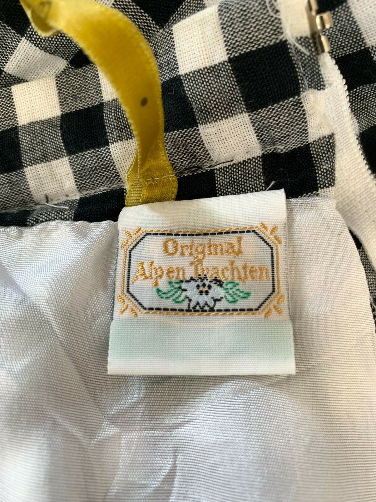 Vintage Original Alpen Trachten Midi Skirt Boho Prairie Plaid Austria Bavari 24