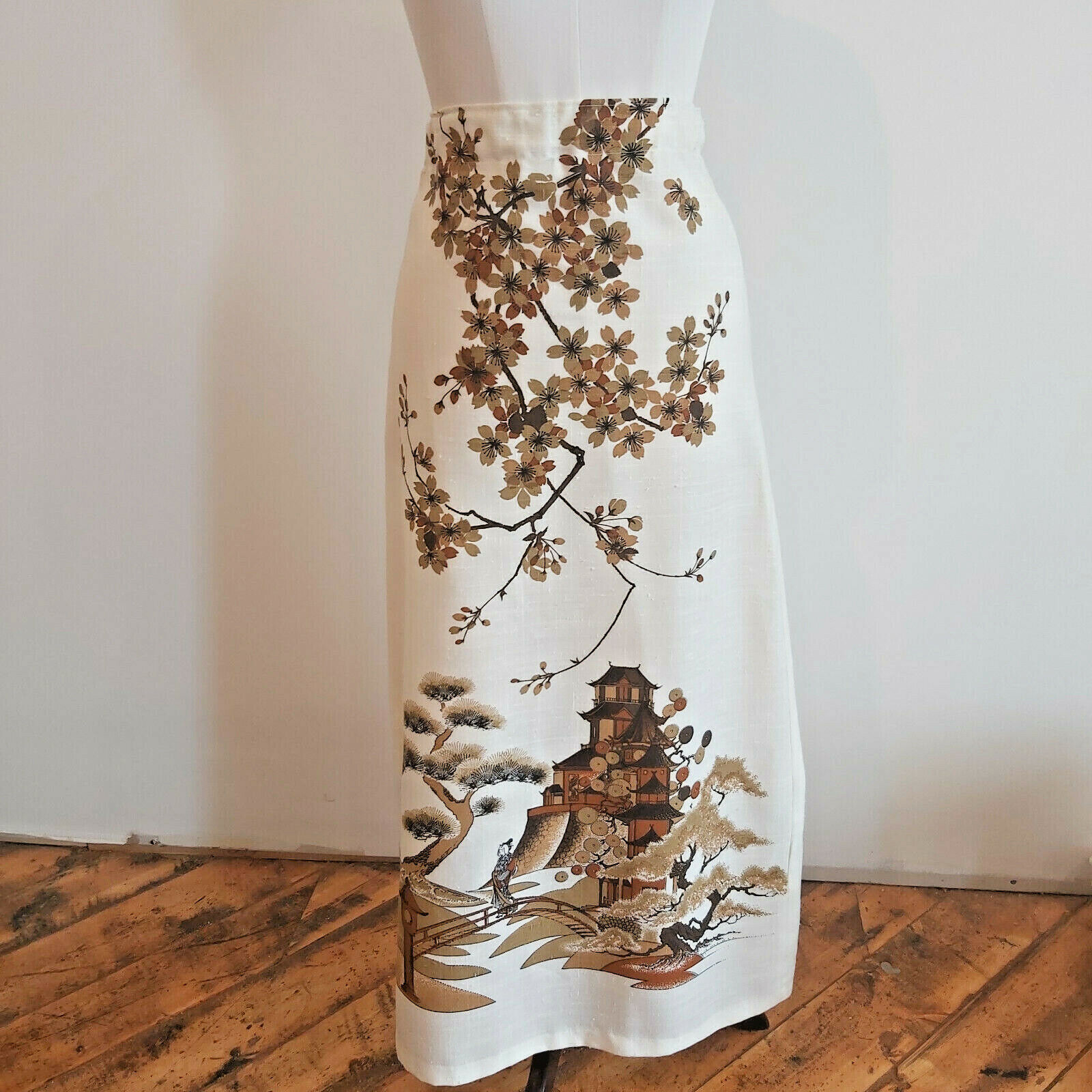 Vintage 1970s Alfred Shaheen Panel Asian Scene Long Skirt Small 28