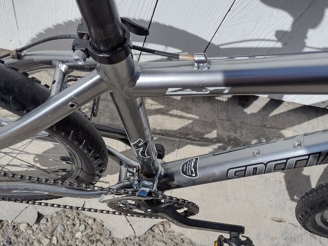 SPECIALIZED HARDROCK PRO-DISC MOUNTAIN BIKE *DISC BRAKES *BARELY USED *TUNED UP! - Fresh Stock Dated February 2026