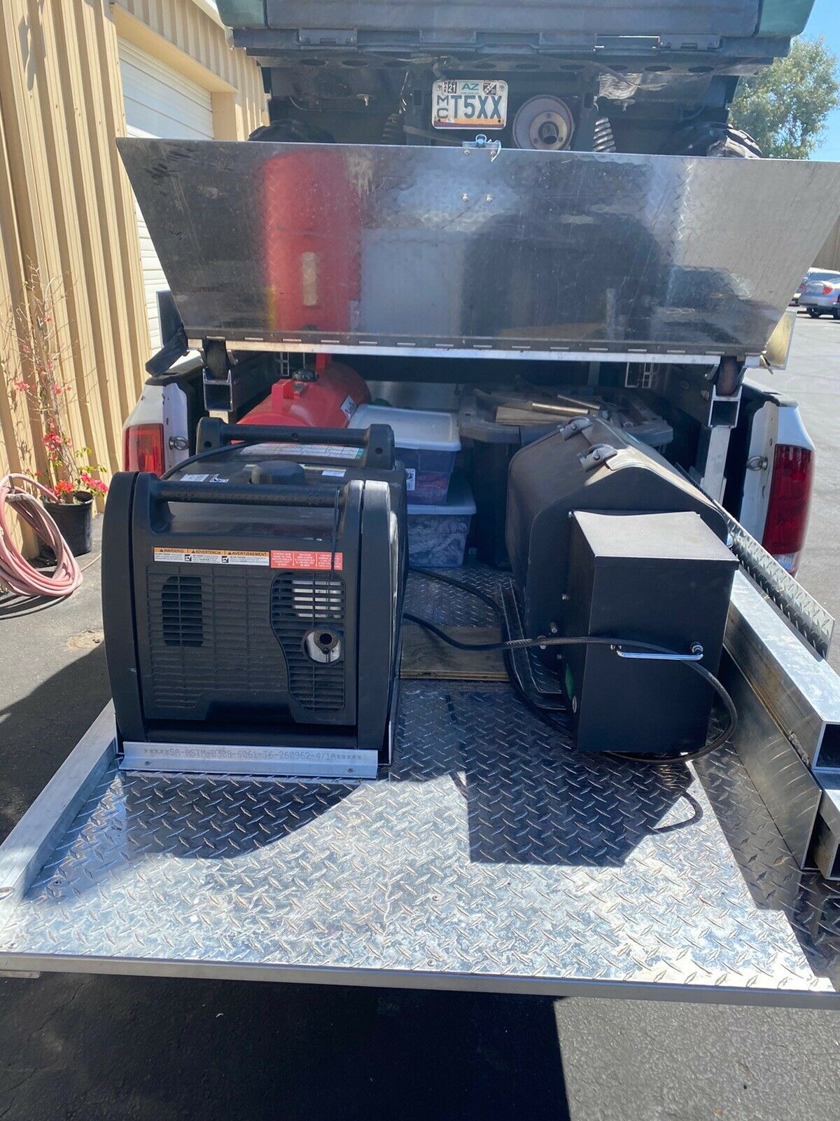 RAZOR LIFT FOR PICKUP TRUCK - Fresh Stock Dated February 2026