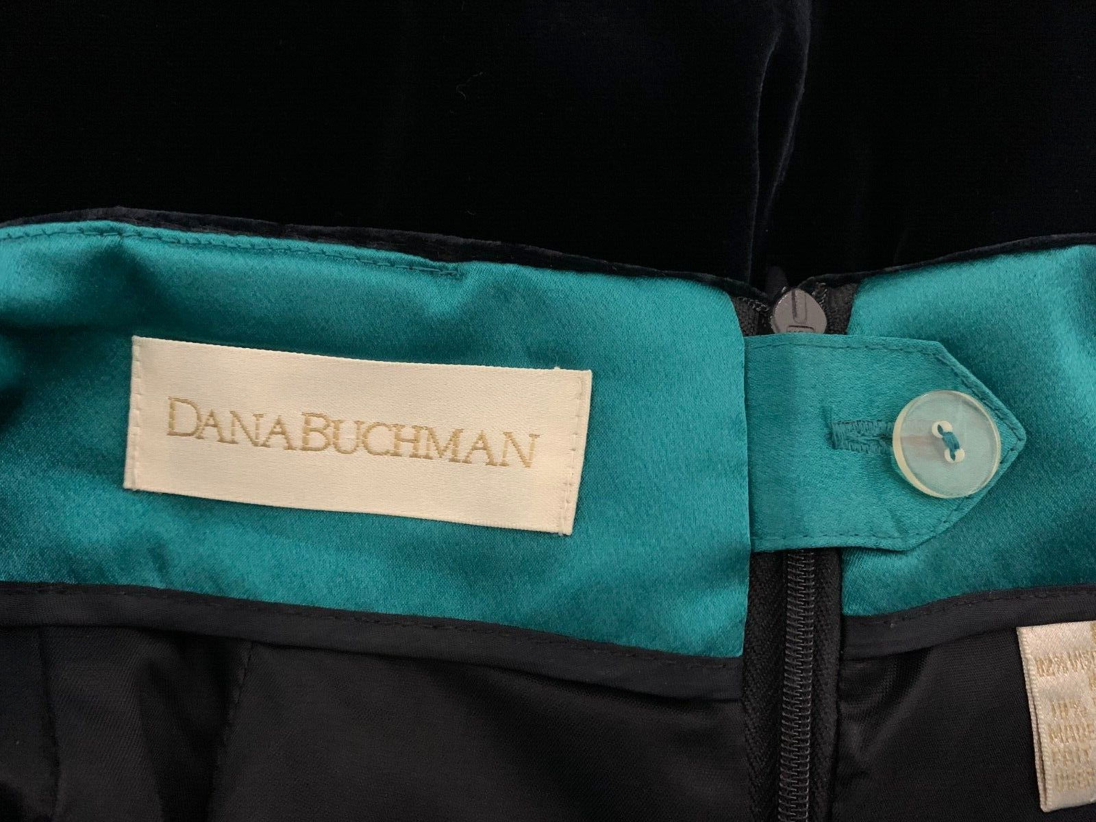 Dana Buchman * Fabulous vintage couture short velvet skirt * Sz 8 - Fresh Stock Dated March 2026