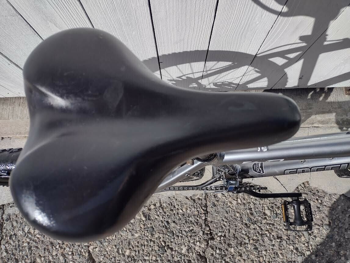 SPECIALIZED HARDROCK PRO-DISC MOUNTAIN BIKE *DISC BRAKES *BARELY USED *TUNED UP! - Fresh Stock Dated February 2026