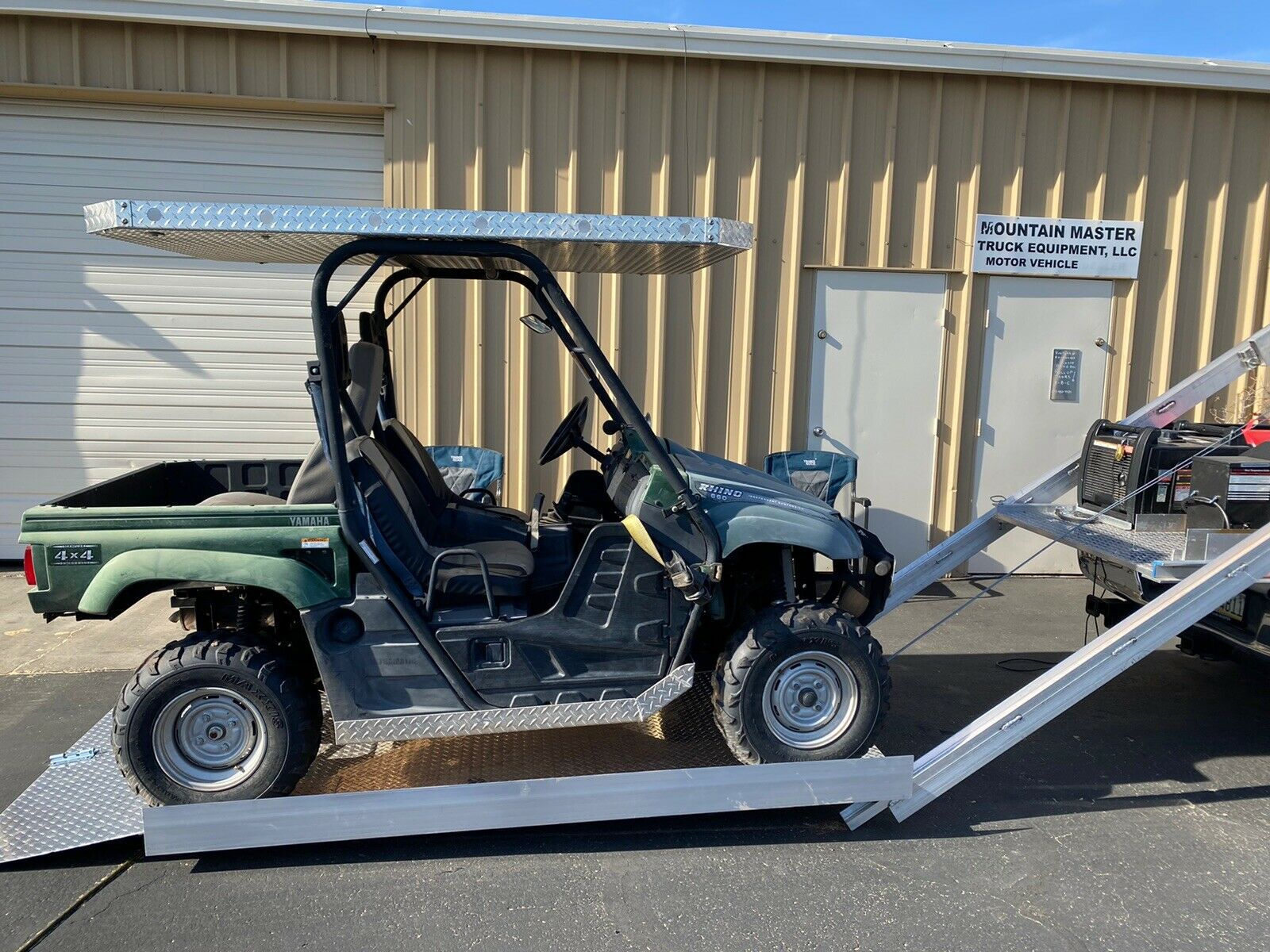 RAZOR LIFT FOR PICKUP TRUCK - Fresh Stock Dated February 2026