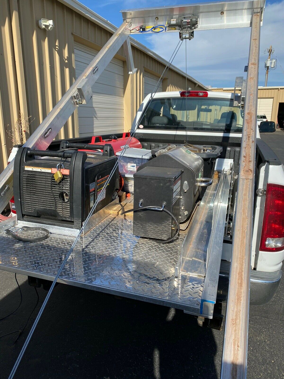 RAZOR LIFT FOR PICKUP TRUCK - Fresh Stock Dated February 2026