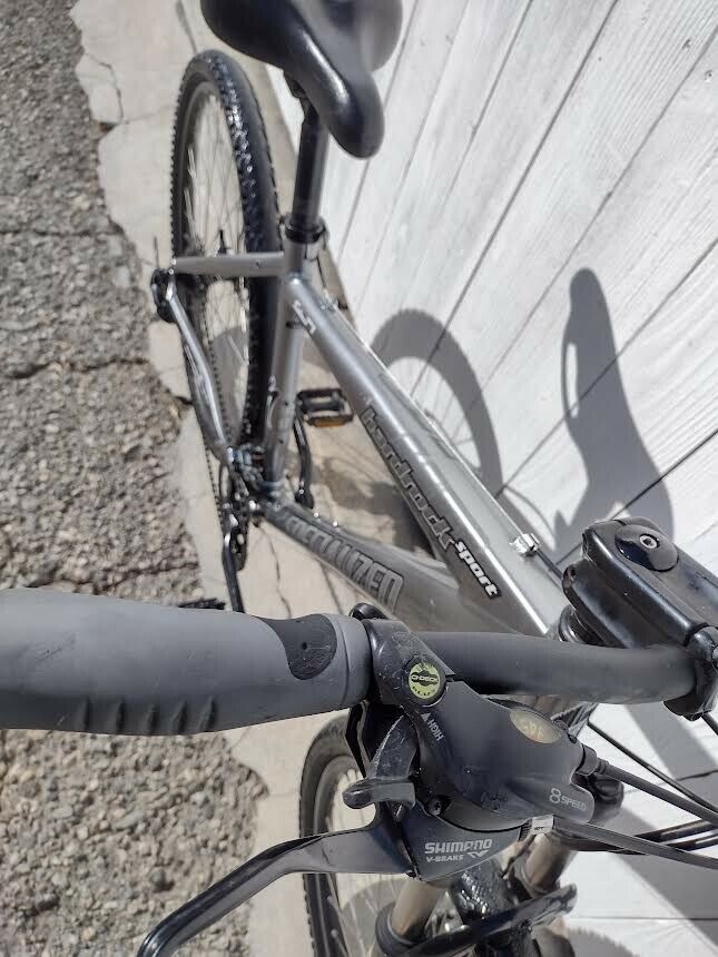 SPECIALIZED HARDROCK PRO-DISC MOUNTAIN BIKE *DISC BRAKES *BARELY USED *TUNED UP! - Fresh Stock Dated February 2026