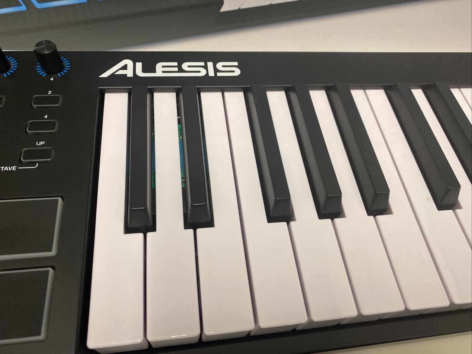 Alesis V25 25-Key USB-MIDI Keyboard Controller - Fresh Stock Dated February 2026