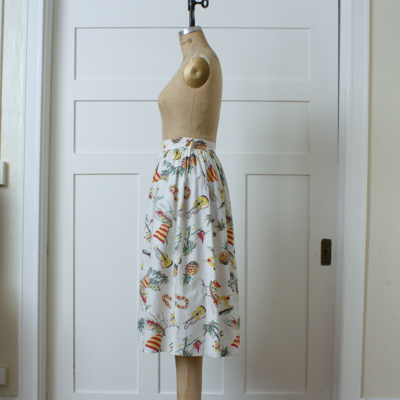 VNtG 40s Hawaiian Novelty Print Skirt Aloha Tiki Ukele Surfer Pineapple 30s 50s - Fresh Stock Dated February 2026