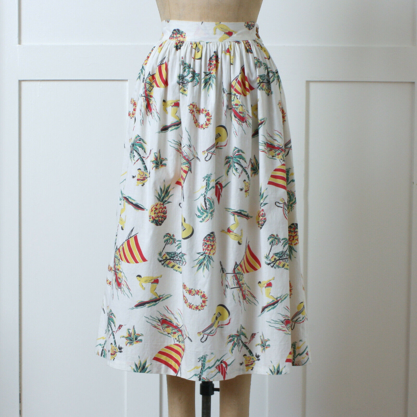 VNtG 40s Hawaiian Novelty Print Skirt Aloha Tiki Ukele Surfer Pineapple 30s 50s - Fresh Stock Dated February 2026