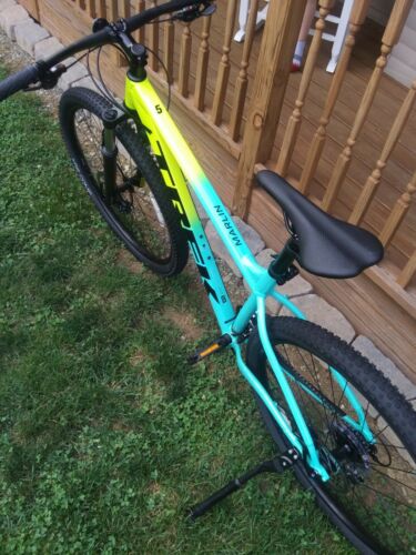 Trek Marlin 5 2022 LG - Fresh Stock Dated February 2026