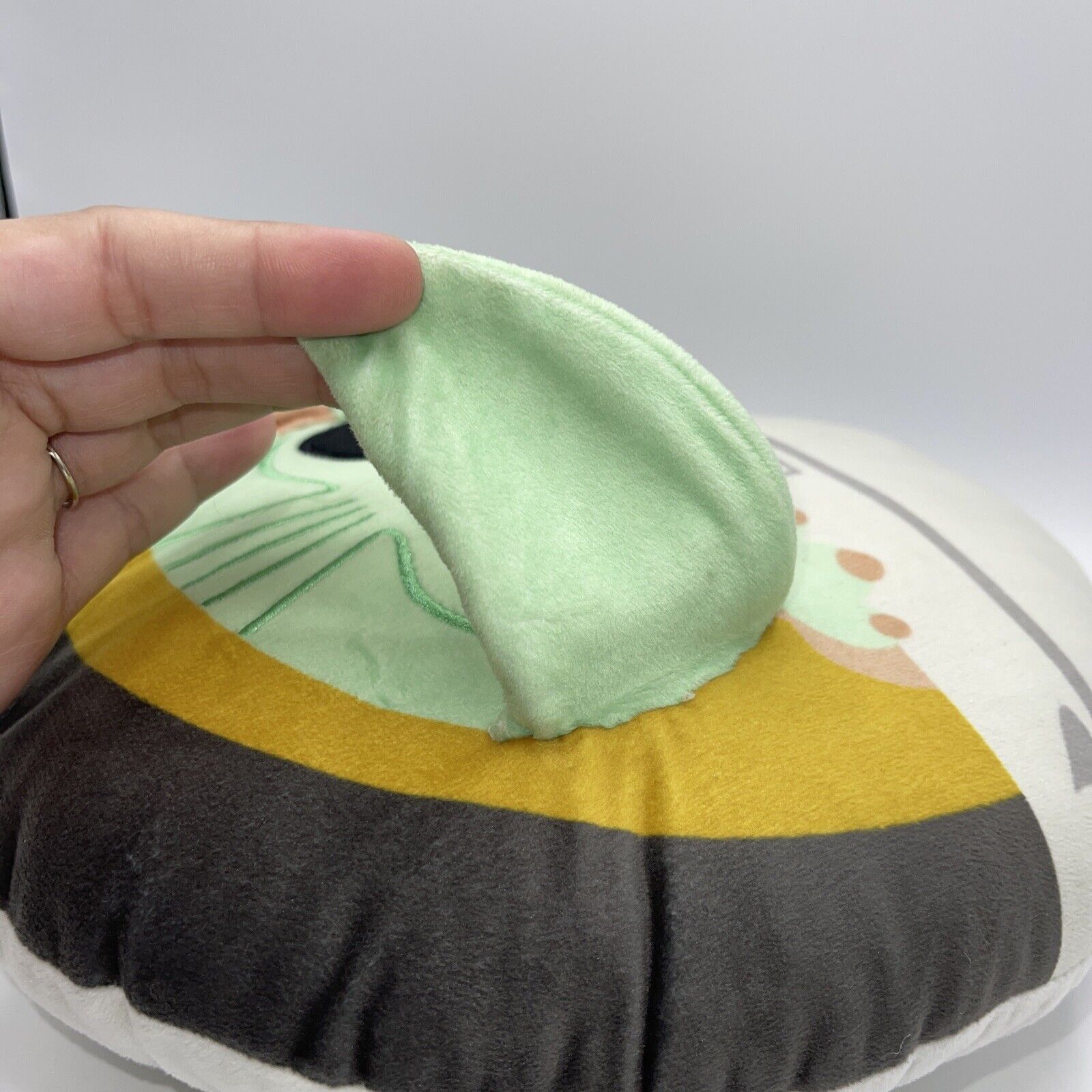 Iconic Baby Yoda Mandalorian Star Wars Pillow READ DETAILS E2 - Fresh Stock Dated February 2026