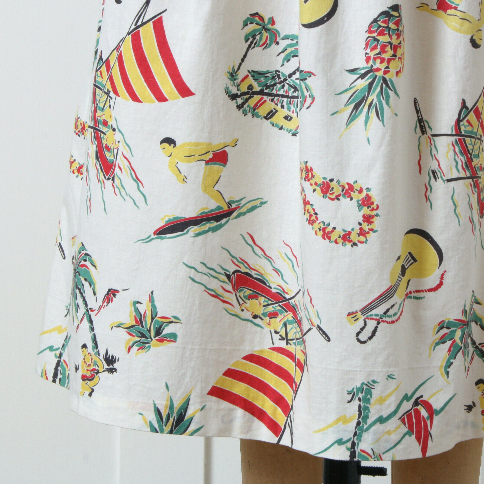 VNtG 40s Hawaiian Novelty Print Skirt Aloha Tiki Ukele Surfer Pineapple 30s 50s - Fresh Stock Dated February 2026
