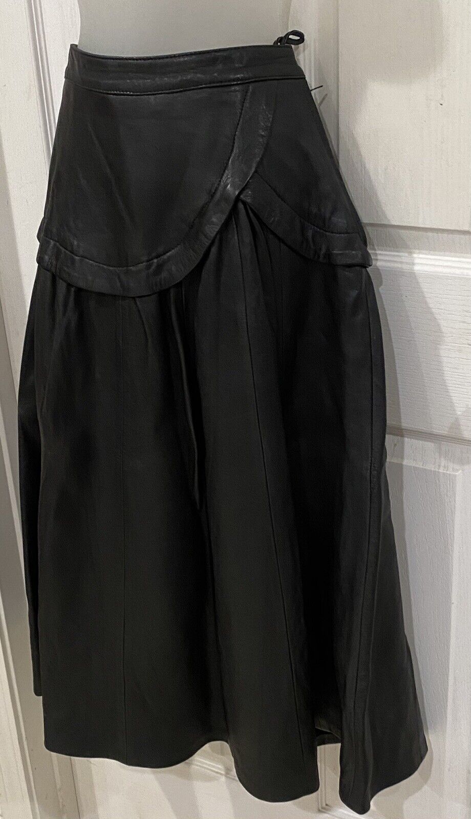 Vintage 80's 12 Leonardo Riva Black Real Genuine Leather Skirt Midi Long Full 6 - Fresh Stock Dated March 2026