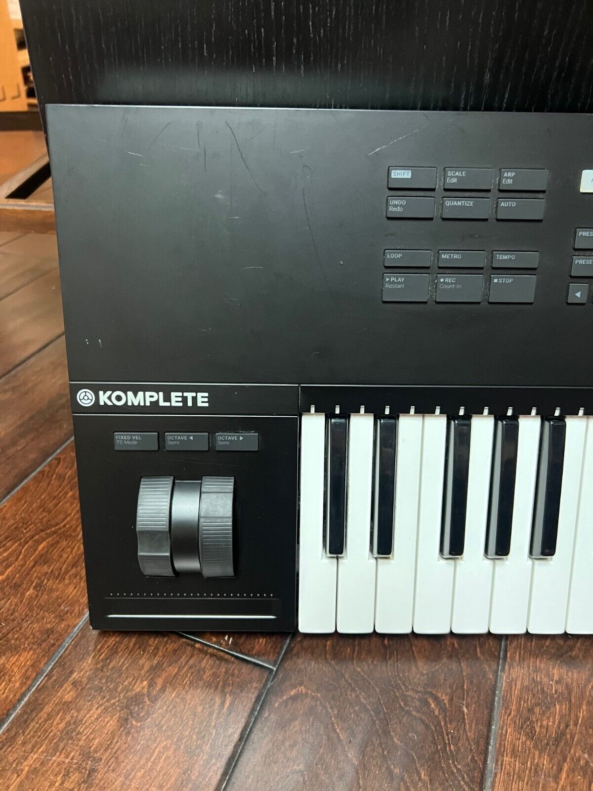 Native Instruments S49 MK2 Komplete Kontrol 49 Keys Keyboard Controller - Fresh Stock Dated February 2026