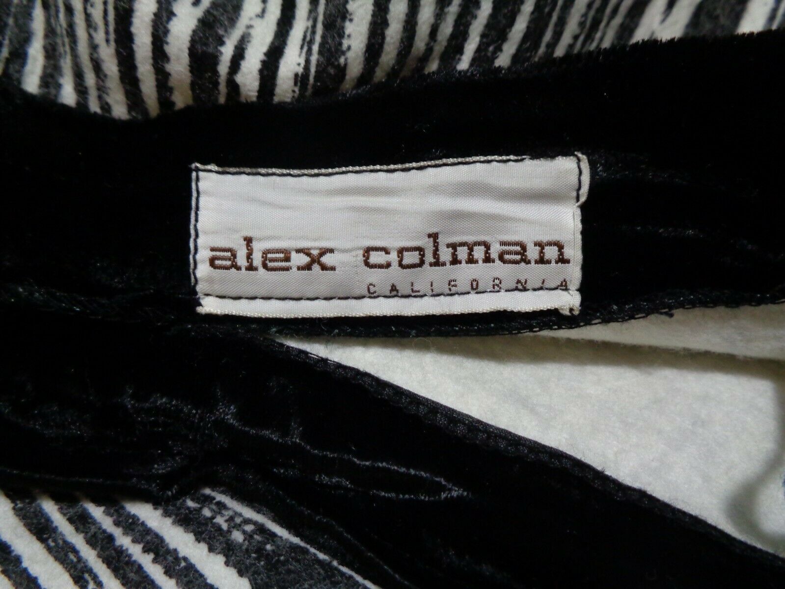 1950s ALEX COLMAN CALIFORNIA WHITE/BLACK/RED FLORAL/STRIPE FELT CIRCLE SKIRT XS - Fresh Stock Dated March 2026