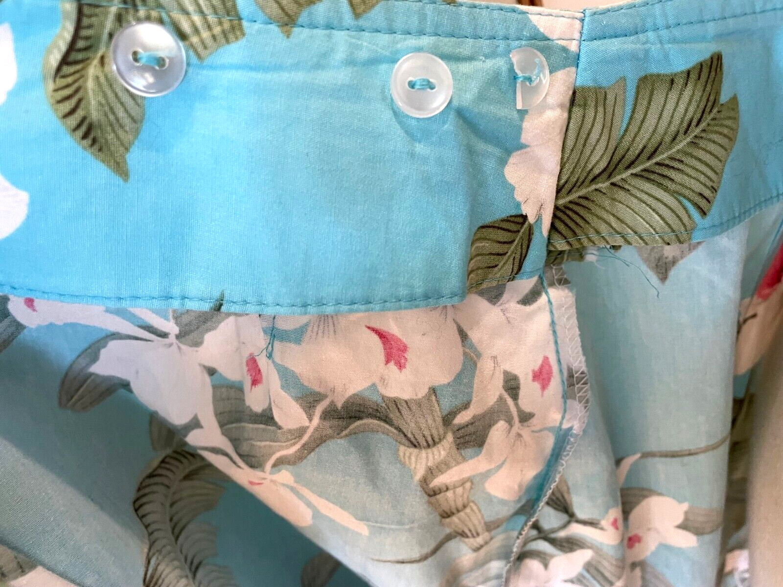 MALIHINI Hawaii Wrap Sarong Skirt w/Large Bright Flowers - Fresh Stock Dated March 2026