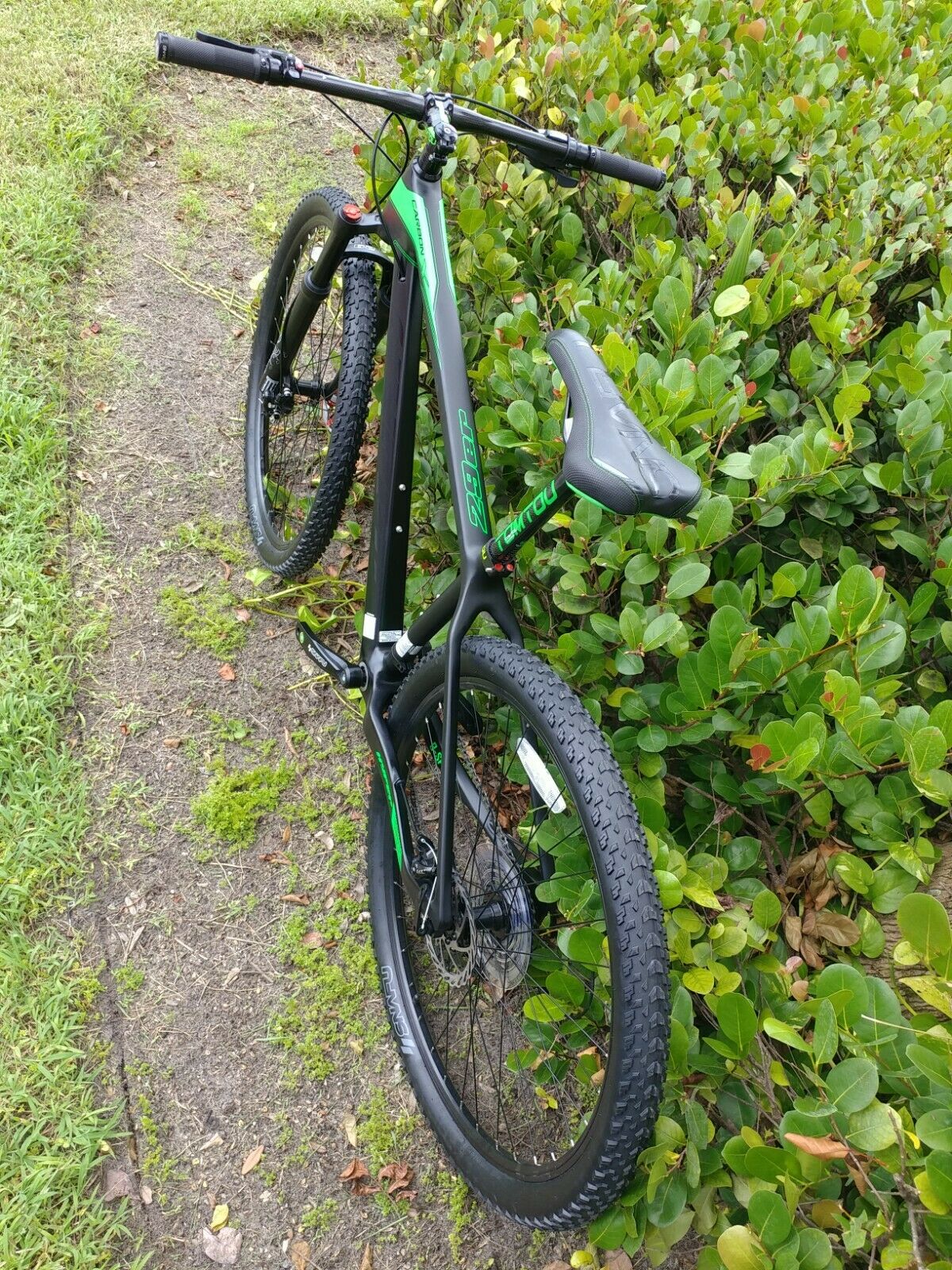 Hyper carbon x 29er xc mountian bike bicycle - Fresh Stock Dated February 2026