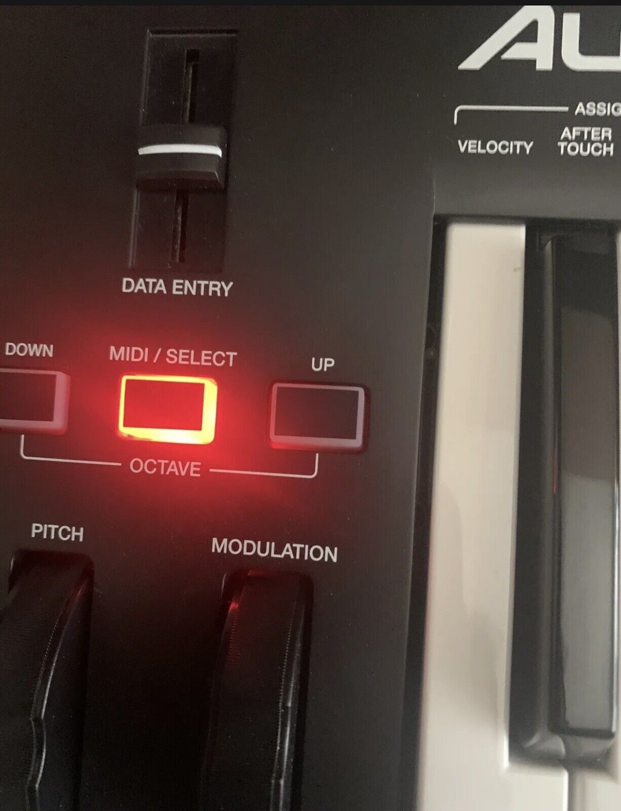 Alesis Q25 USB MIDI 25 Key Keyboard Controller Full Sized Keys - Fresh Stock Dated February 2026