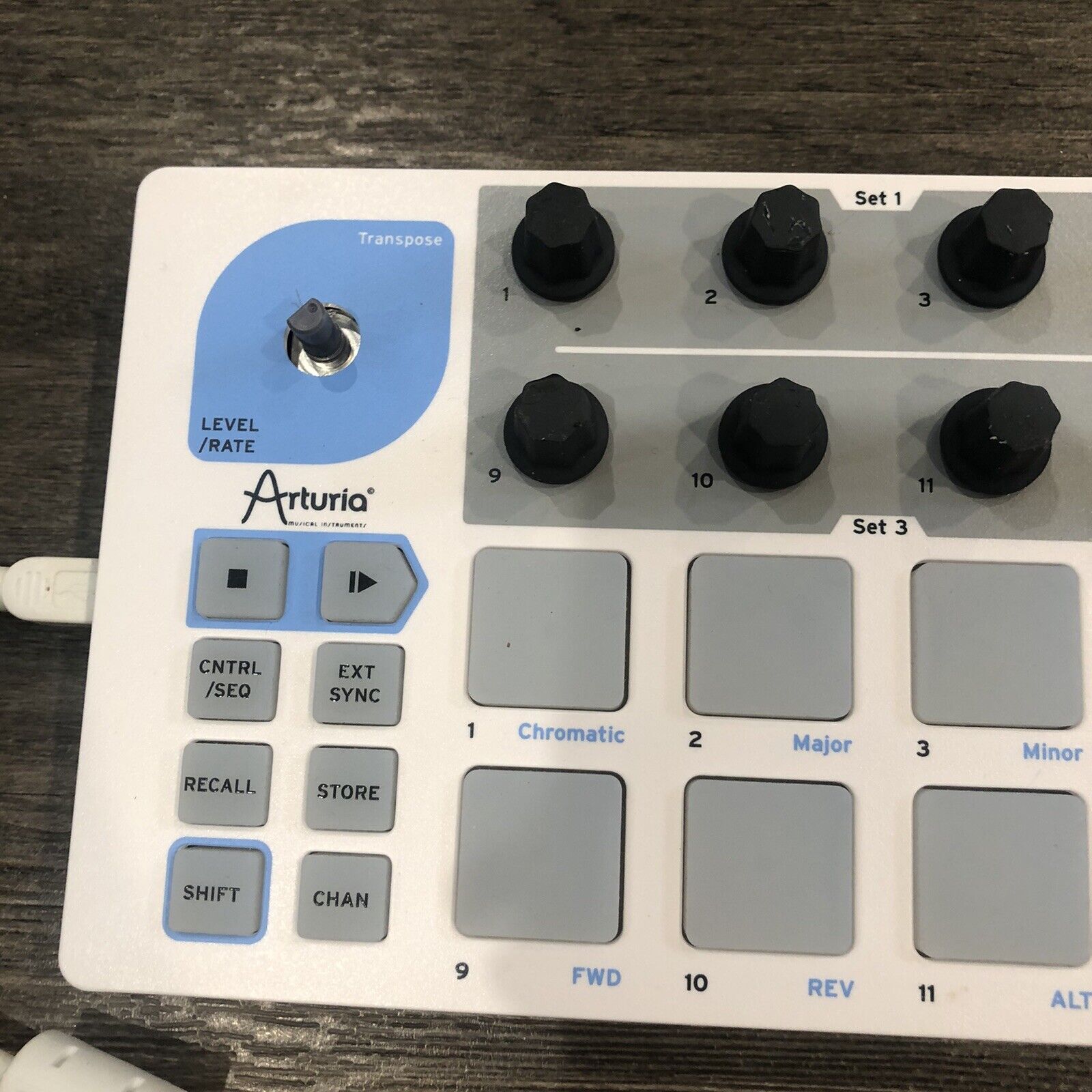Arturia BeatStep MIDI Pad Controller and Sequencer ***Missing Level/Rate Knob*** - Fresh Stock Dated February 2026