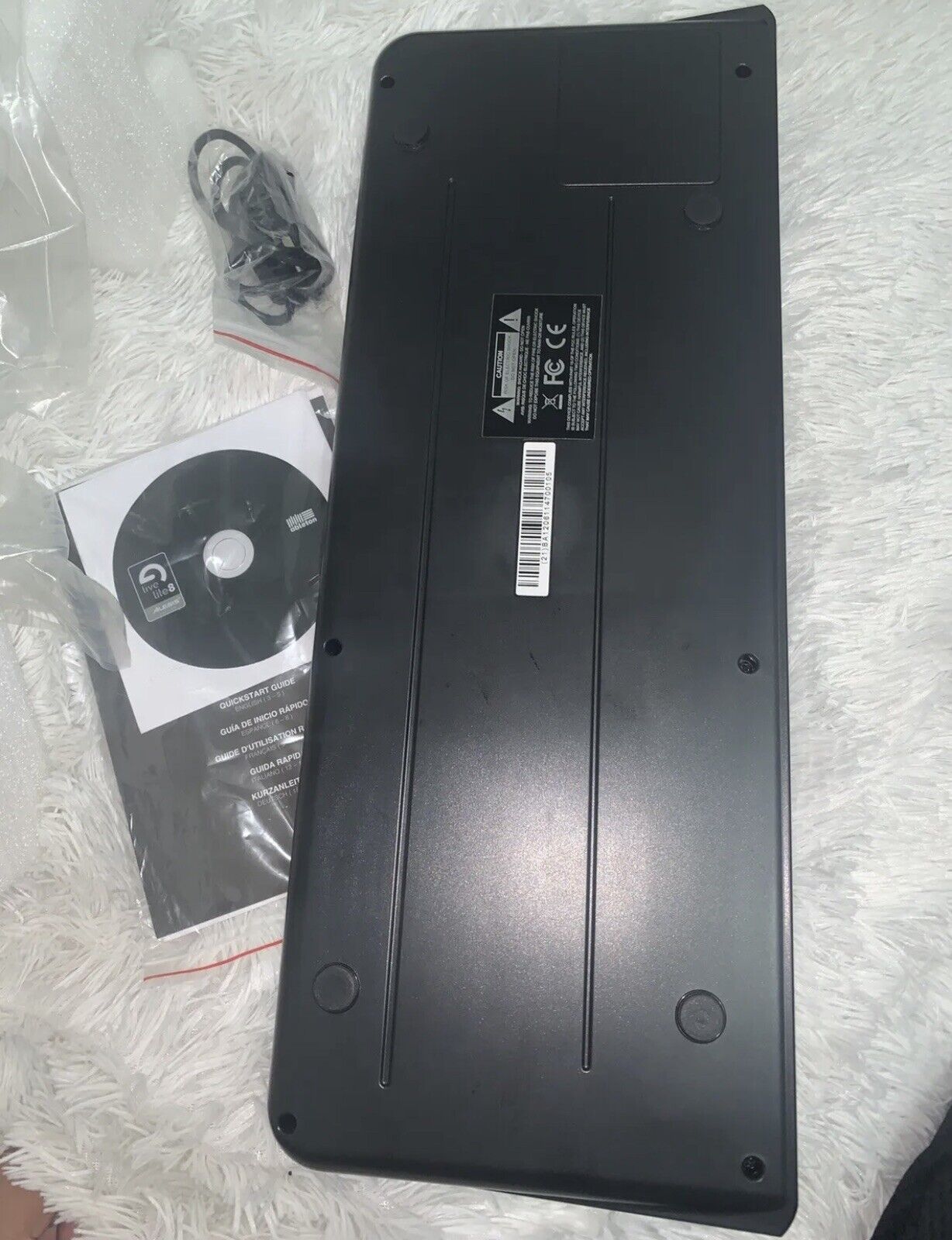 Alesis Q25 USB MIDI 25 Key Keyboard Controller Full Sized Keys - Fresh Stock Dated February 2026